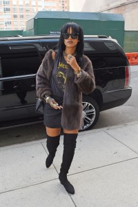 Rihanna arrives at a recording studio in Chelsea