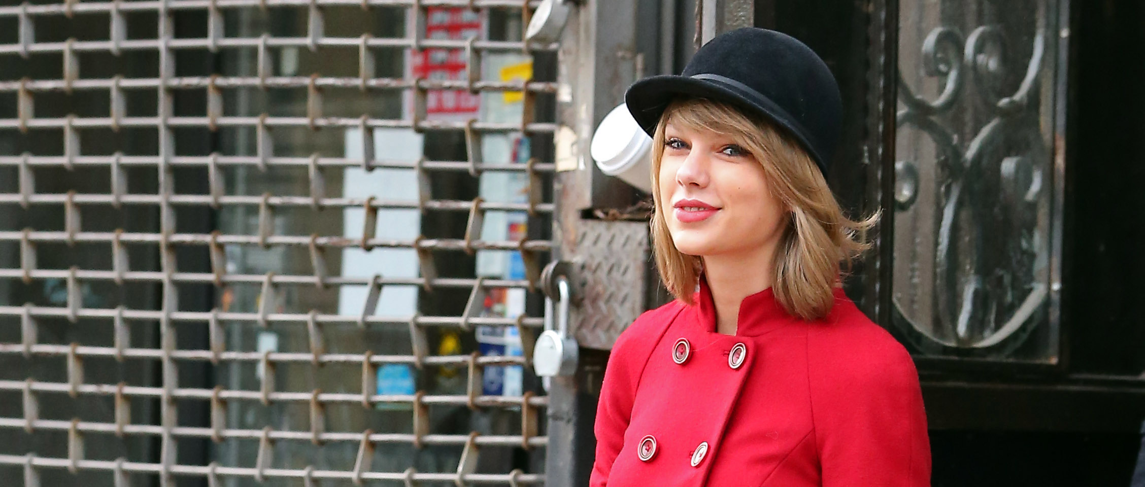 Taylor Swift girls night with Martha Hunt