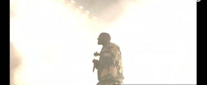 kanye west covers bohemian rhapsody by queen during Glastonbury