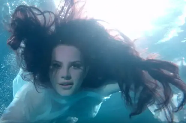 lana-del-rey-music-to-watch-boys-to-video