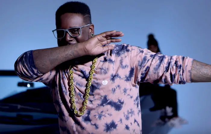 t-pain laugh n dab music video review