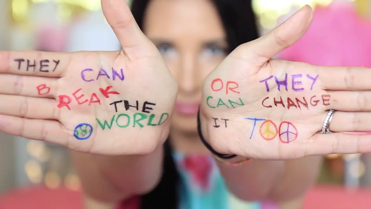 Mary J. Blige, Jennifer Lopez, Selena Gomez, Gwen Stefani & More – Hands (A Song For Orlando)