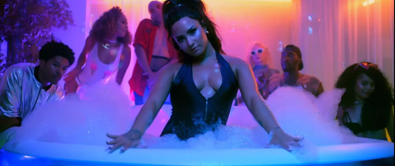 demi lovato sorry not sorry sexy music video