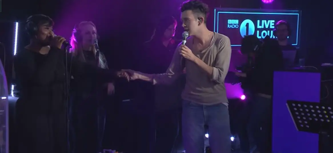 the 1975 cover thank u, next ariana grande live