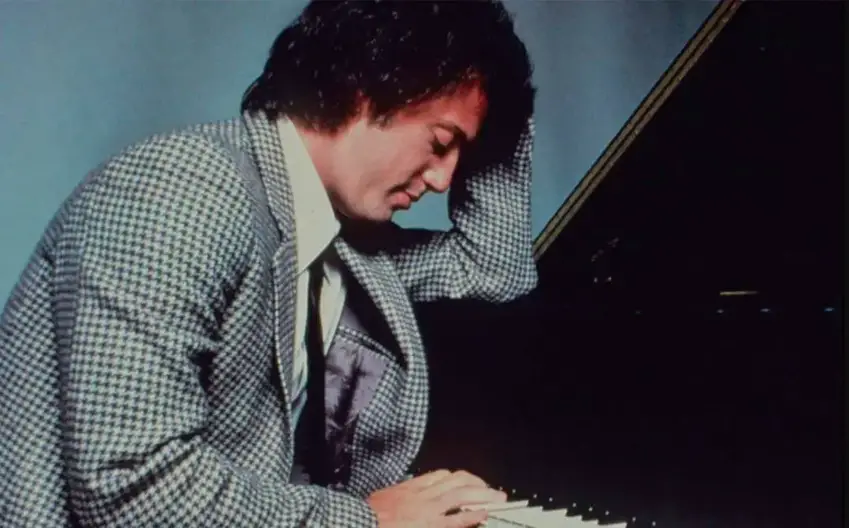 Misionero Insustituible Subdividir Billy Joel - Piano Man | Lyrics & Real Meaning Explained - Justrandomthings