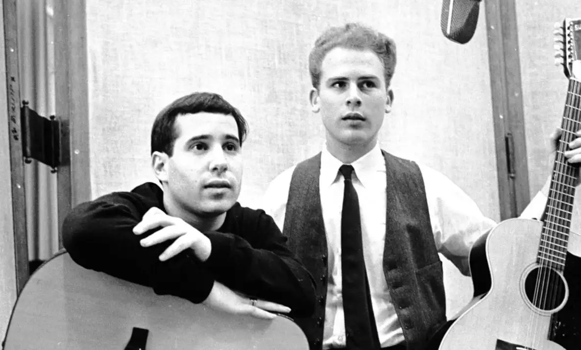 Simon & Garfunkel – Bridge Over Troubled Water lyrics meaning